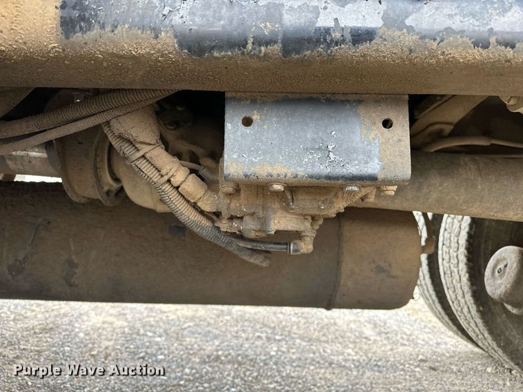 image for item EJ5244 2005 Freightliner Business Class M2 dump truck