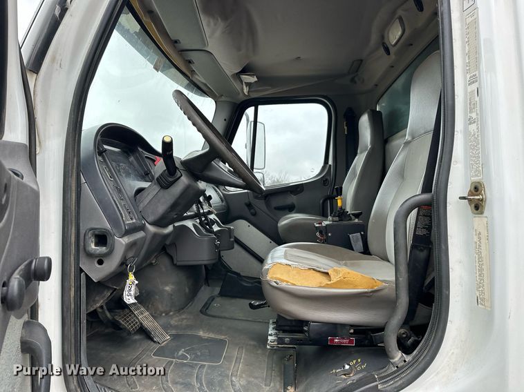 image for item EJ5244 2005 Freightliner Business Class M2 dump truck