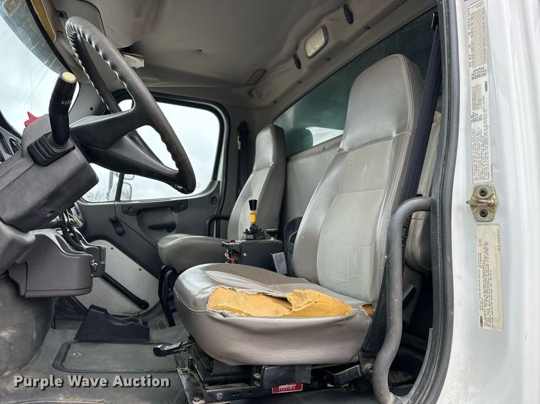 image for item EJ5244 2005 Freightliner Business Class M2 dump truck