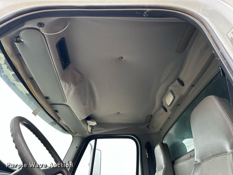 image for item EJ5244 2005 Freightliner Business Class M2 dump truck