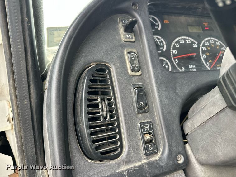 image for item EJ5244 2005 Freightliner Business Class M2 dump truck