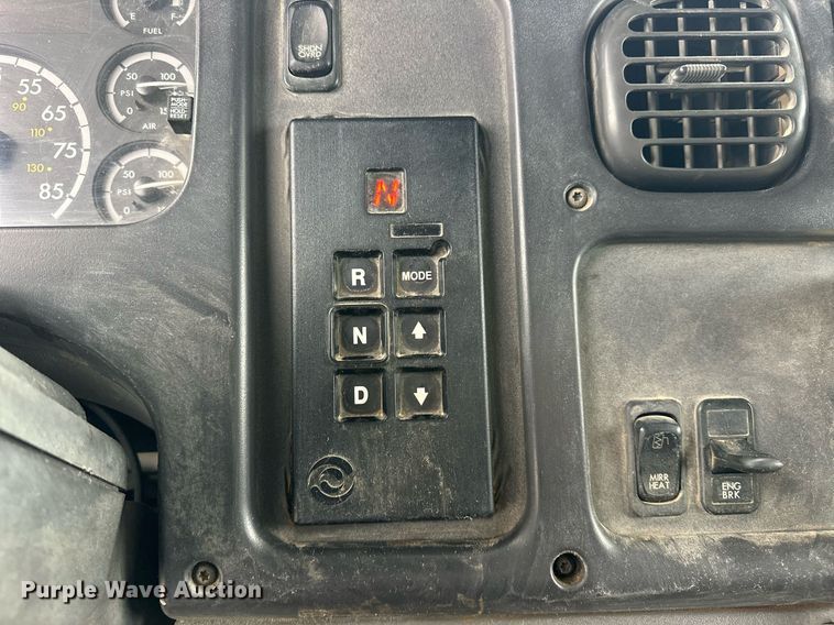 image for item EJ5244 2005 Freightliner Business Class M2 dump truck