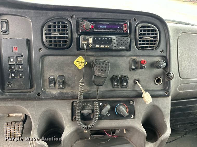 image for item EJ5244 2005 Freightliner Business Class M2 dump truck