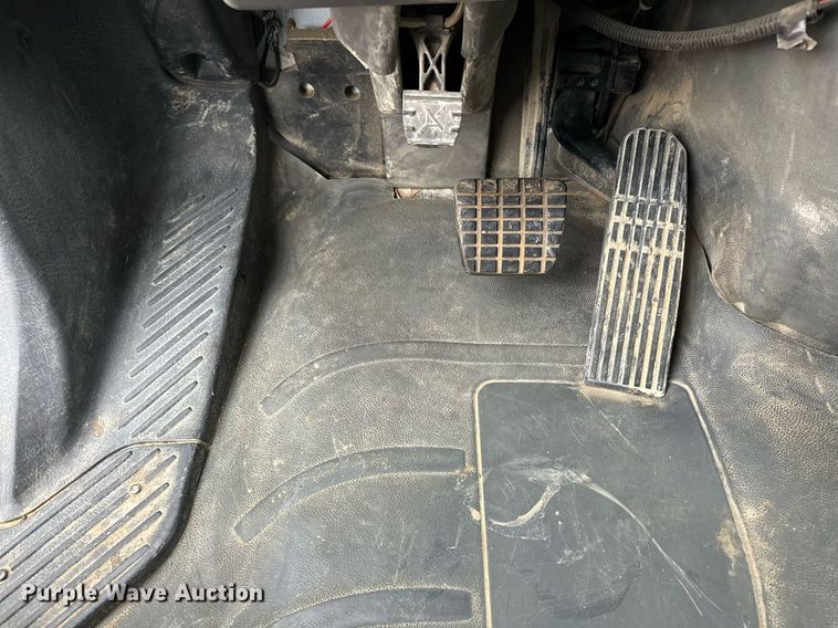 image for item EJ5244 2005 Freightliner Business Class M2 dump truck