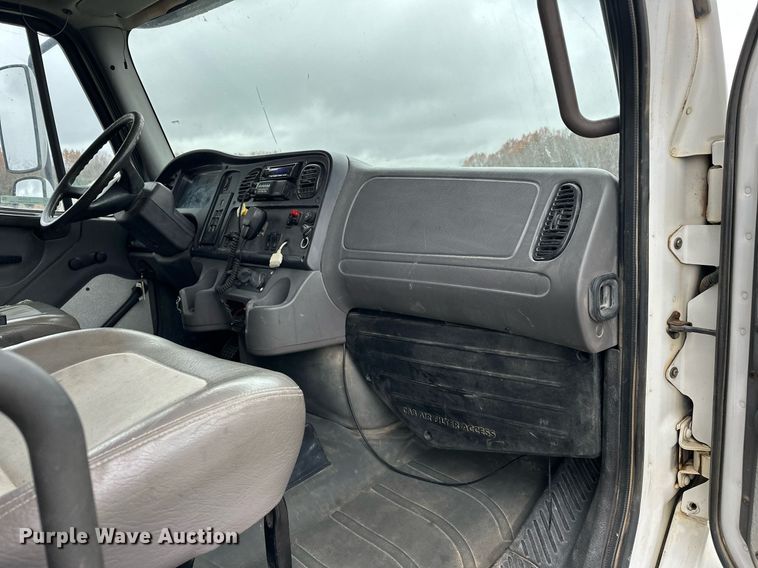 image for item EJ5244 2005 Freightliner Business Class M2 dump truck