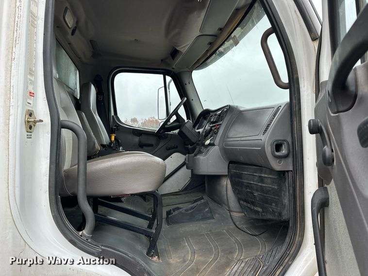 image for item EJ5244 2005 Freightliner Business Class M2 dump truck