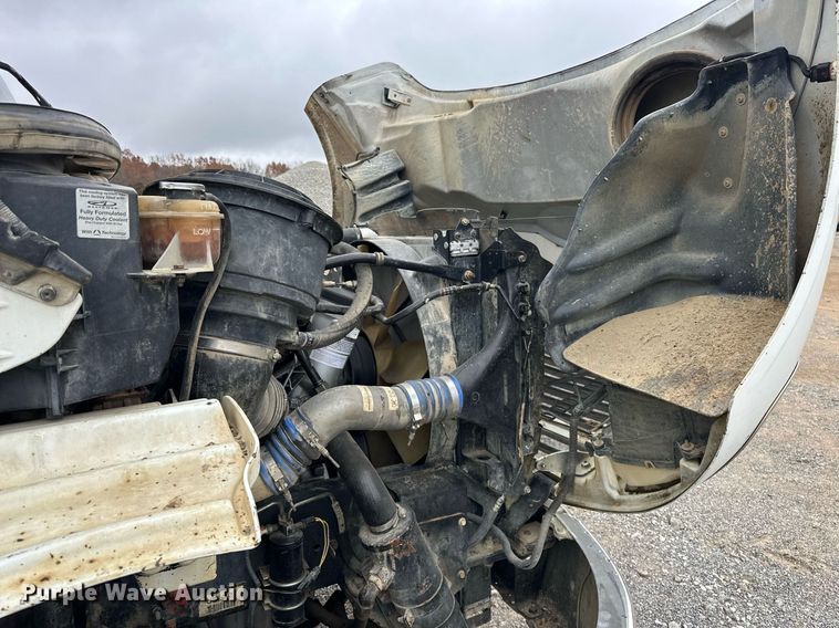 image for item EJ5244 2005 Freightliner Business Class M2 dump truck