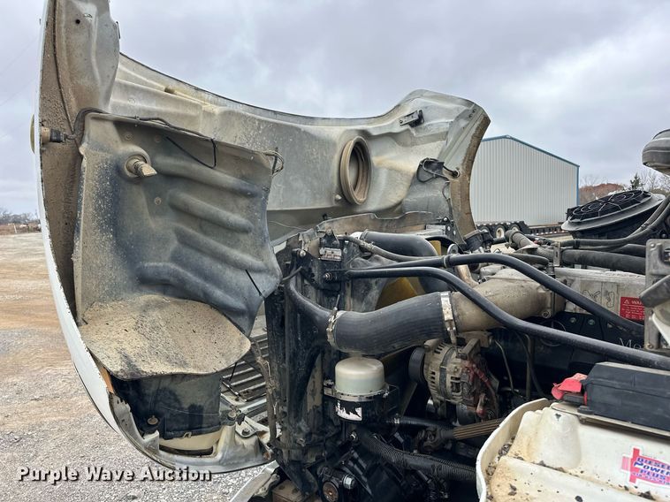 image for item EJ5244 2005 Freightliner Business Class M2 dump truck