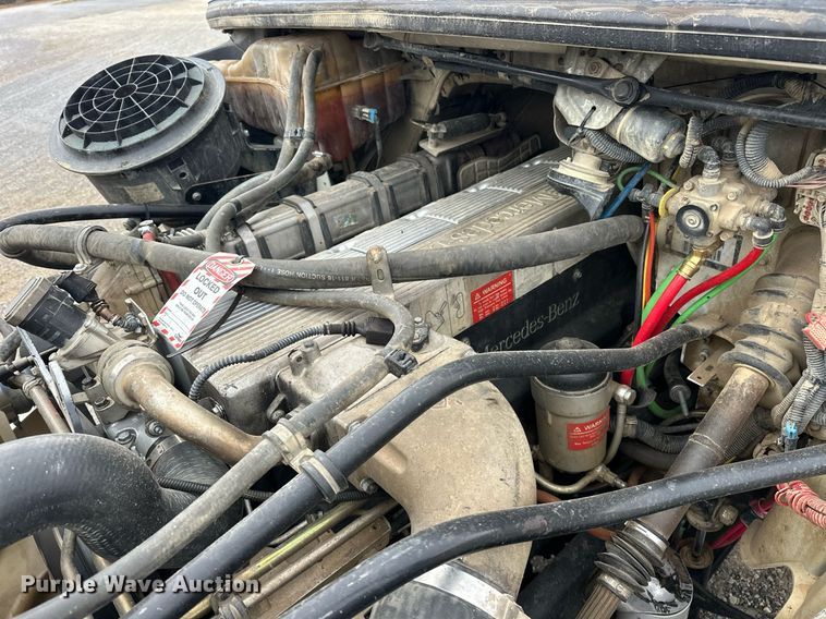 image for item EJ5244 2005 Freightliner Business Class M2 dump truck