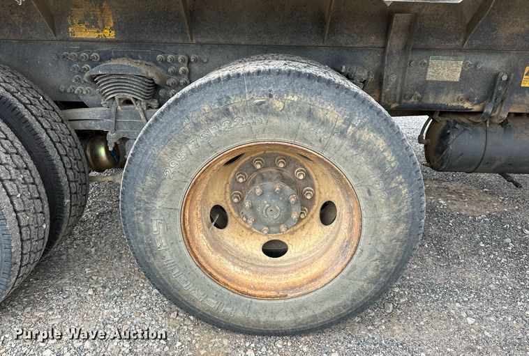 image for item EJ5244 2005 Freightliner Business Class M2 dump truck