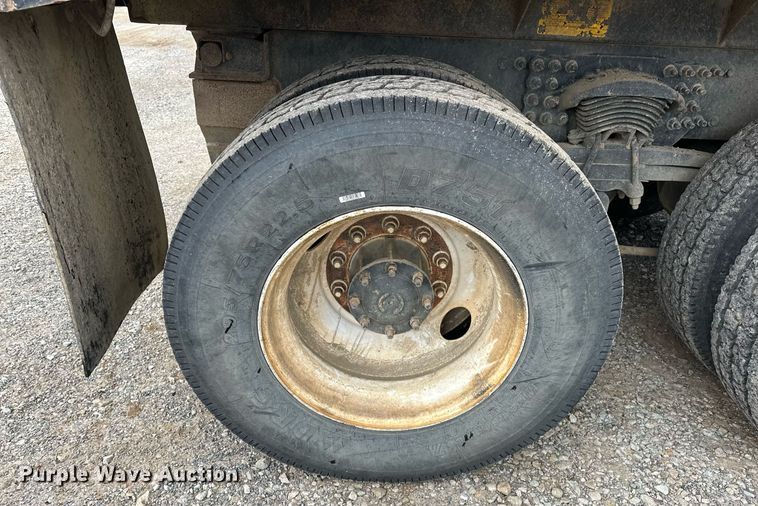 image for item EJ5244 2005 Freightliner Business Class M2 dump truck