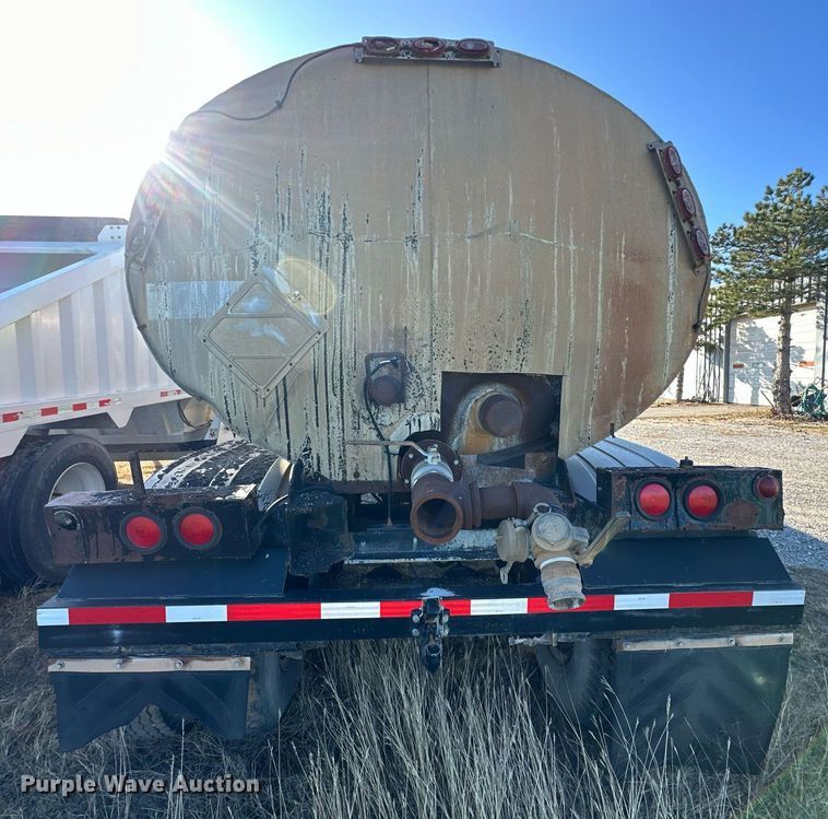 image for item EJ5280 1963 Standard Steel tank trailer