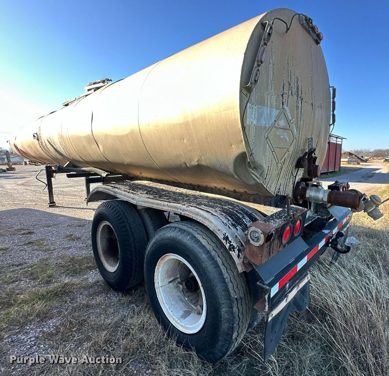 image for item EJ5280 1963 Standard Steel tank trailer