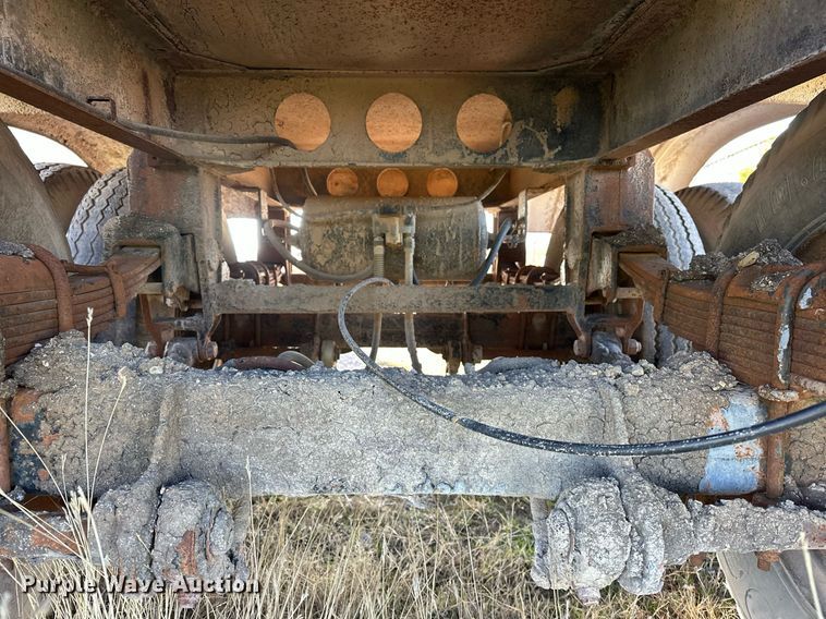 image for item EJ5280 1963 Standard Steel tank trailer