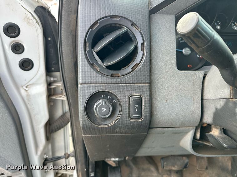 image for item EJ5287 2012 Ford F550 Super Duty XL bucket truck