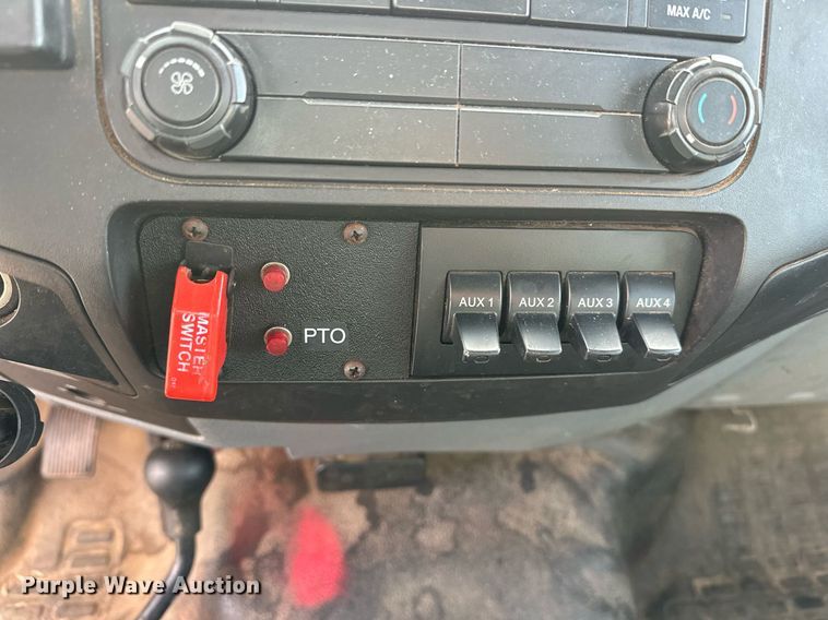 image for item EJ5287 2012 Ford F550 Super Duty XL bucket truck