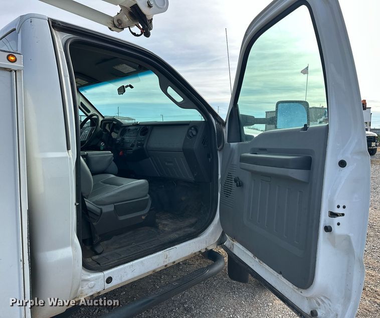 image for item EJ5287 2012 Ford F550 Super Duty XL bucket truck