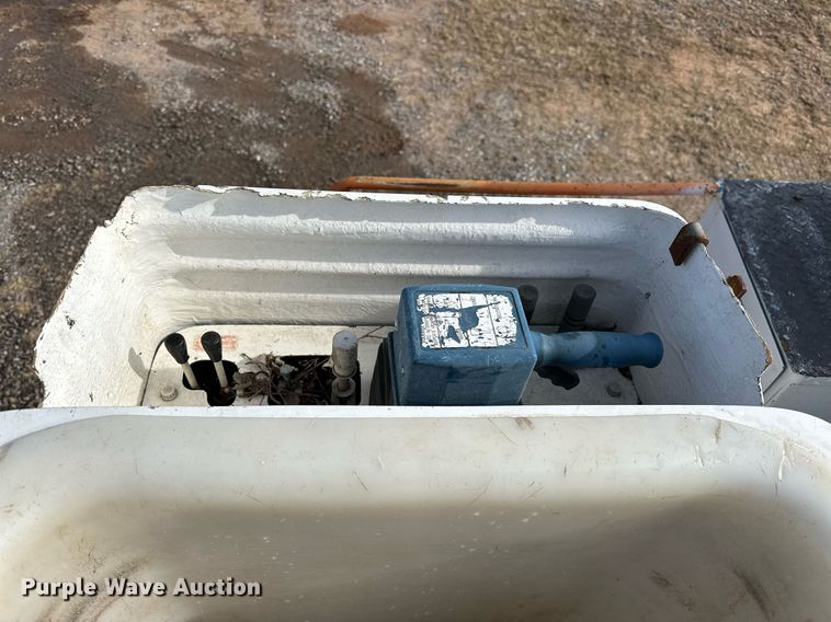 image for item EJ5290 2008 Ford F550 Super Duty XL bucket truck