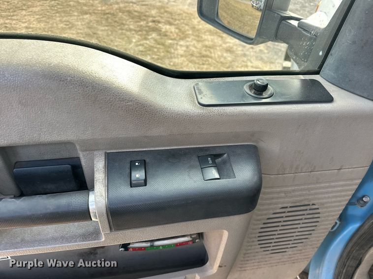 image for item EJ5290 2008 Ford F550 Super Duty XL bucket truck