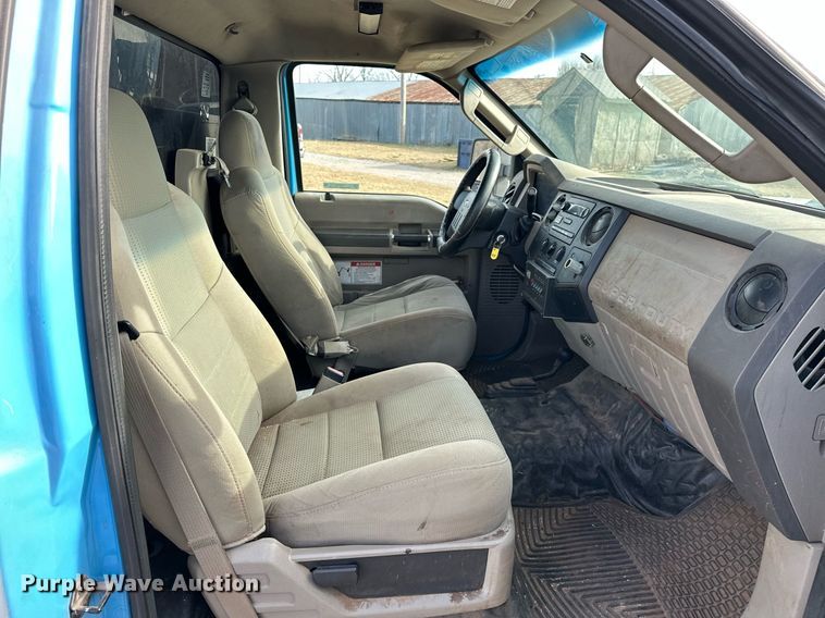 image for item EJ5290 2008 Ford F550 Super Duty XL bucket truck