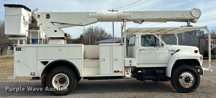 image for item EJ5291 1993 Ford F800 bucket truck