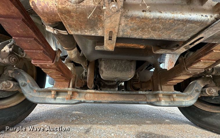 image for item EJ5291 1993 Ford F800 bucket truck