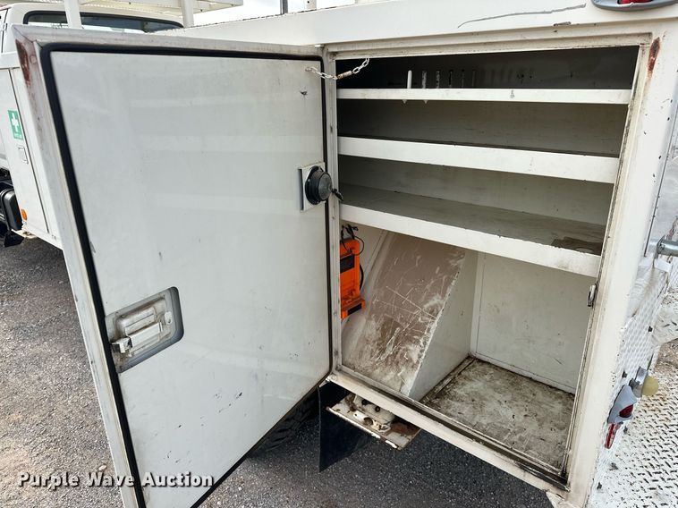 image for item EJ5291 1993 Ford F800 bucket truck