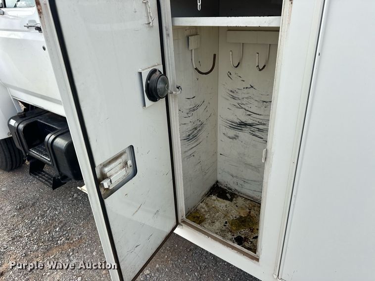 image for item EJ5291 1993 Ford F800 bucket truck