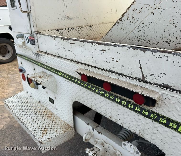 image for item EJ5291 1993 Ford F800 bucket truck