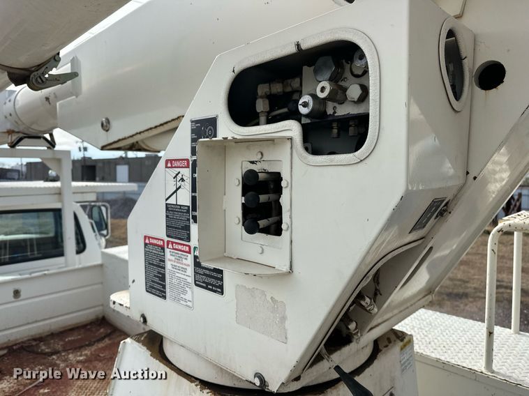 image for item EJ5291 1993 Ford F800 bucket truck