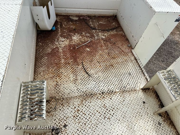 image for item EJ5291 1993 Ford F800 bucket truck