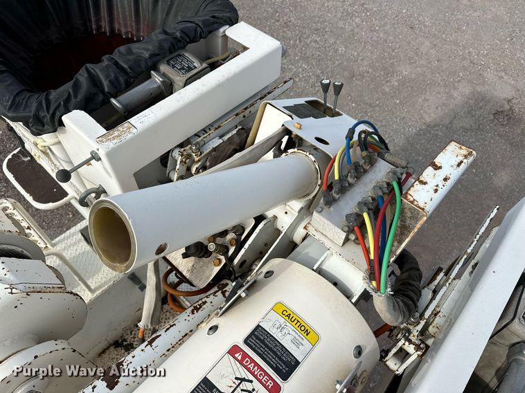 image for item EJ5291 1993 Ford F800 bucket truck