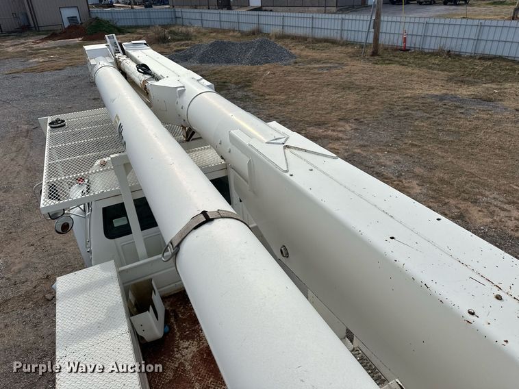 image for item EJ5291 1993 Ford F800 bucket truck