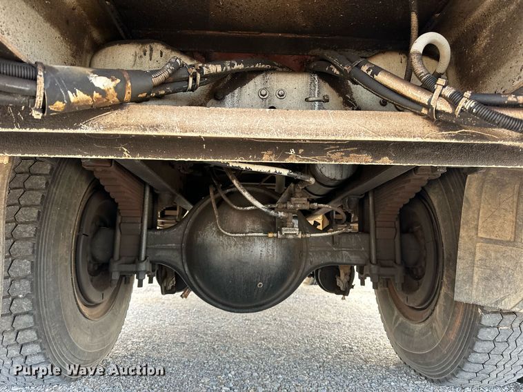 image for item EJ5291 1993 Ford F800 bucket truck