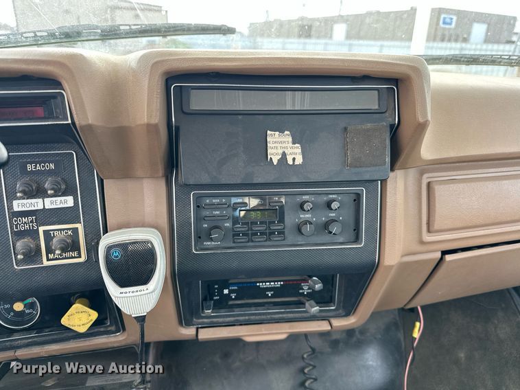 image for item EJ5291 1993 Ford F800 bucket truck