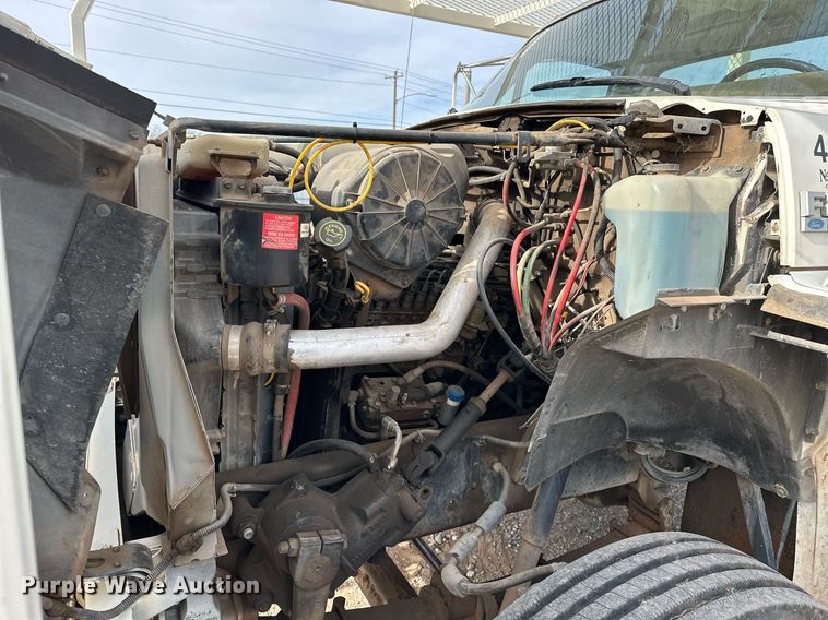 image for item EJ5291 1993 Ford F800 bucket truck