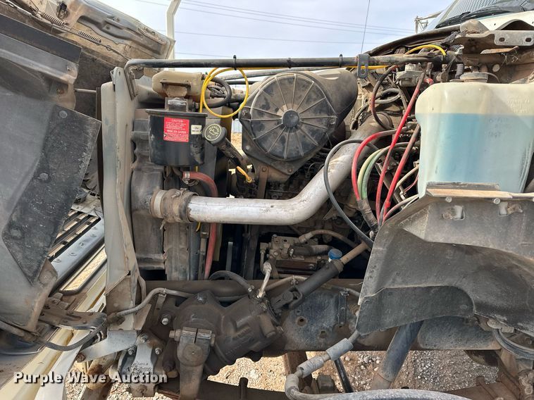 image for item EJ5291 1993 Ford F800 bucket truck