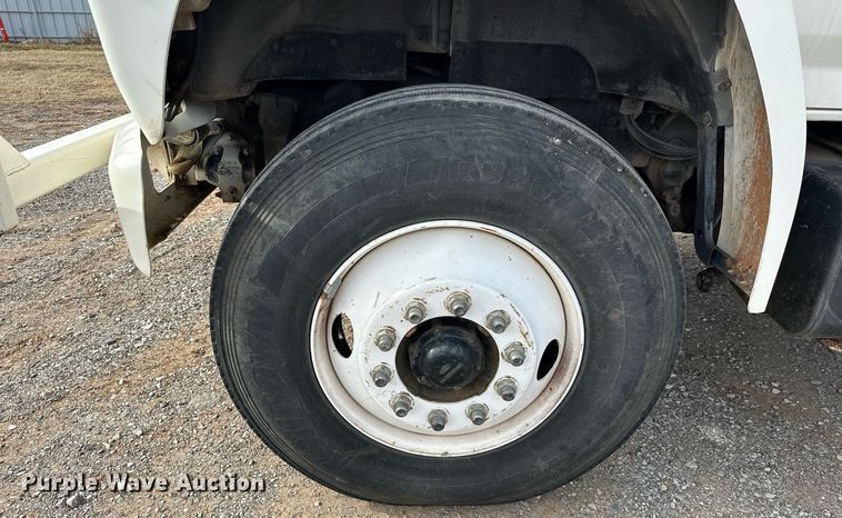 image for item EJ5291 1993 Ford F800 bucket truck