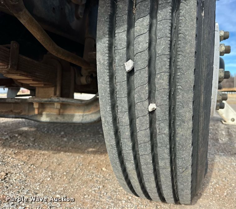 image for item EJ5291 1993 Ford F800 bucket truck