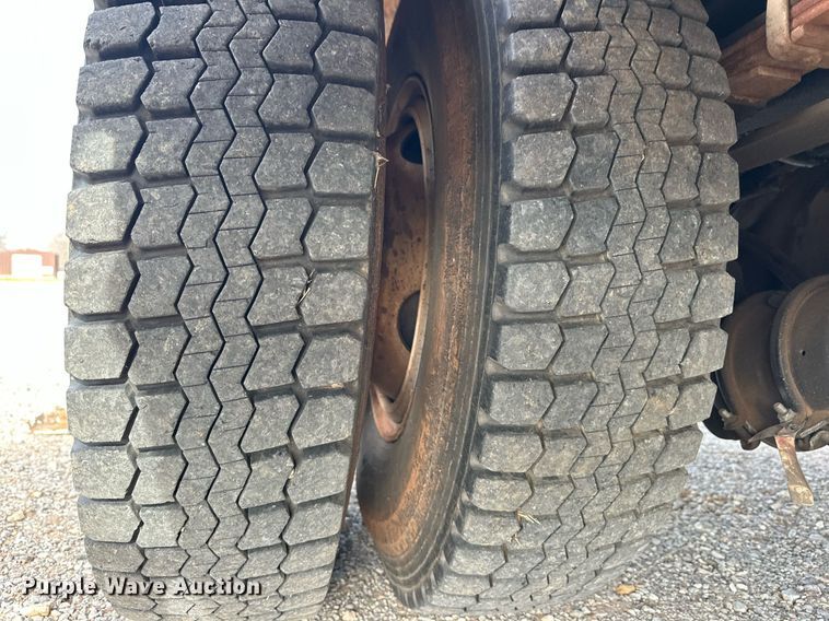 image for item EJ5291 1993 Ford F800 bucket truck