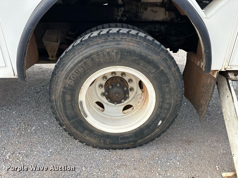 image for item EJ5291 1993 Ford F800 bucket truck