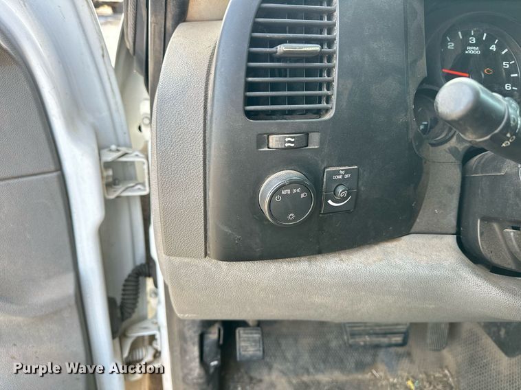 image for item EJ5292 2009 Chevrolet Silverado 1500 Crew Cab pickup truck