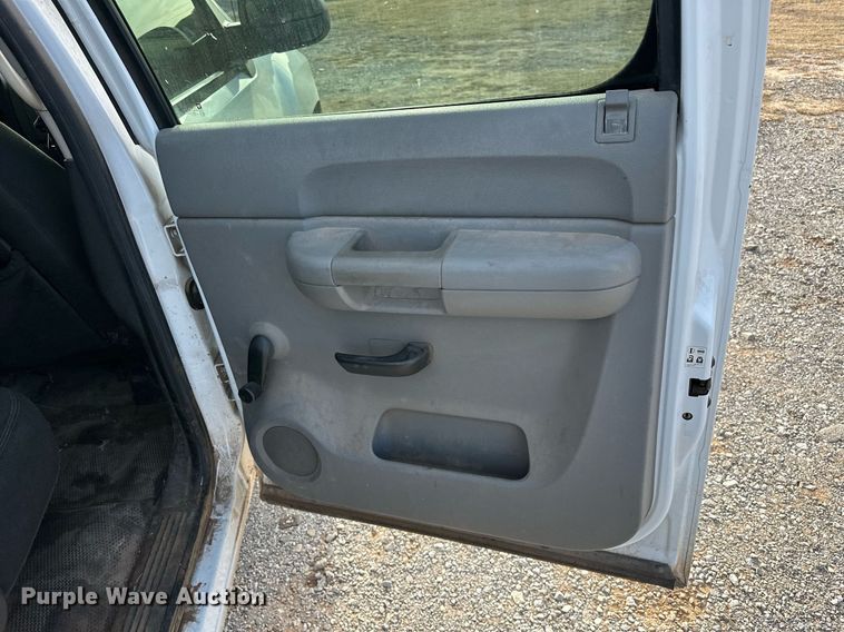 image for item EJ5292 2009 Chevrolet Silverado 1500 Crew Cab pickup truck