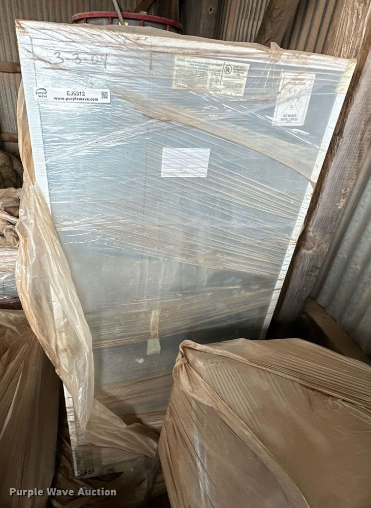 image for item EJ5312 Refrigerator