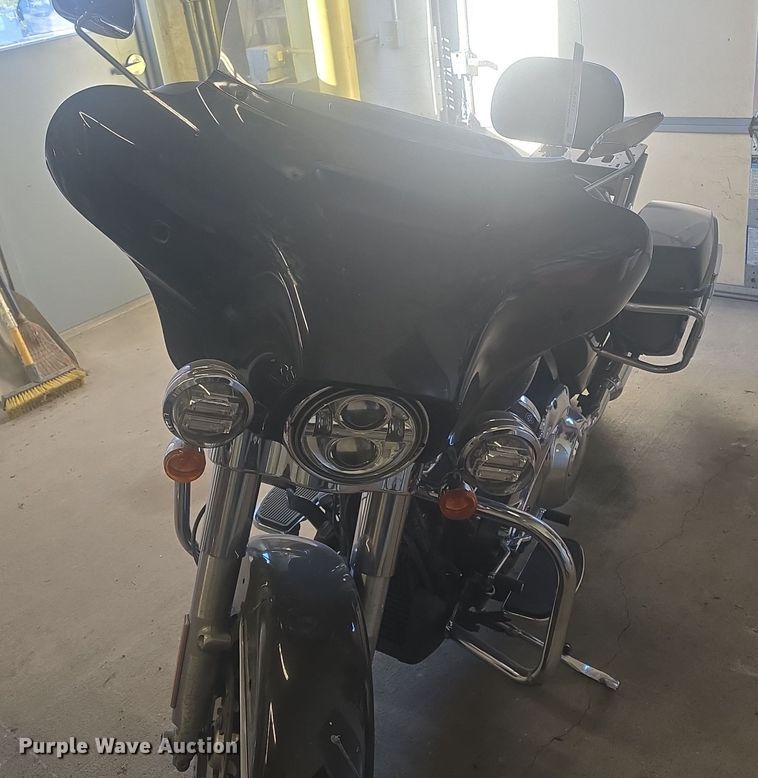 image for item EK6327 2019 Harley Davidson FLHTP Police Electra Glide motorcycle