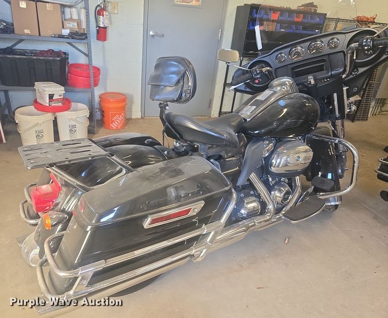 image for item EK6327 2019 Harley Davidson FLHTP Police Electra Glide motorcycle