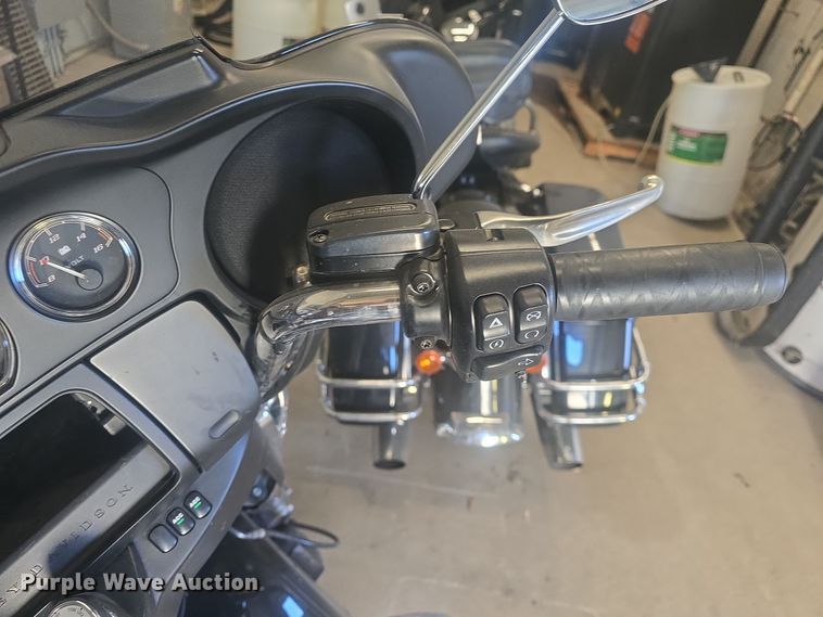 image for item EK6327 2019 Harley Davidson FLHTP Police Electra Glide motorcycle