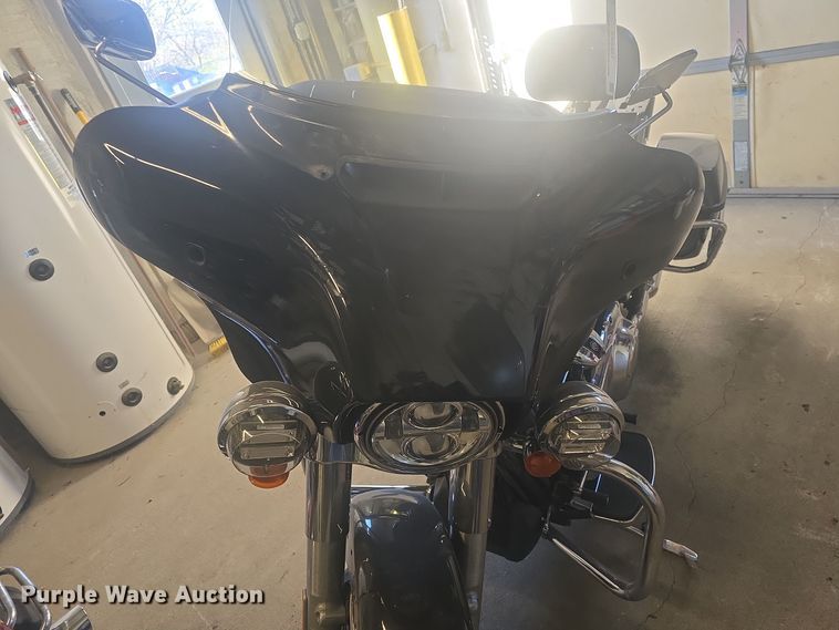 image for item EK6327 2019 Harley Davidson FLHTP Police Electra Glide motorcycle