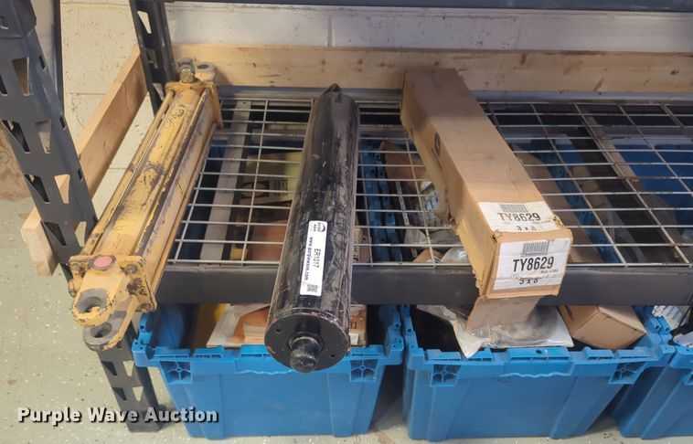 image for item ER1017 (3) John Deere hydraulic cylinders 