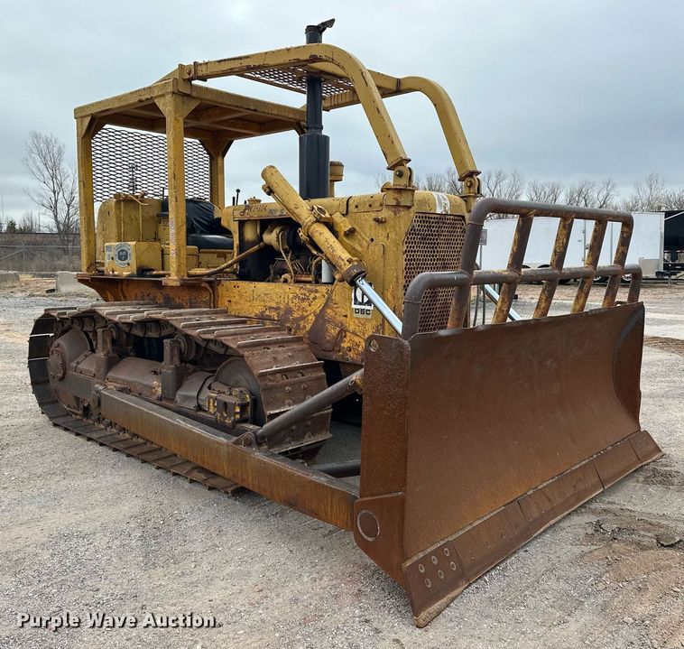 image for item ER1025 1973 Caterpillar D6C dozer